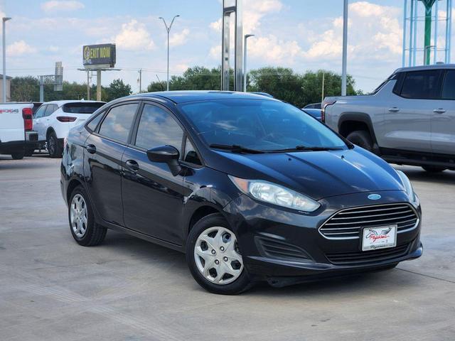 Photo of 2014 TUXEDO BLACK METALLIC Ford Fiesta