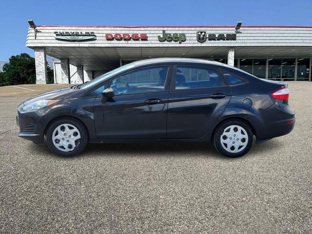 Photo of 2014 TUXEDO BLACK METALLIC Ford Fiesta