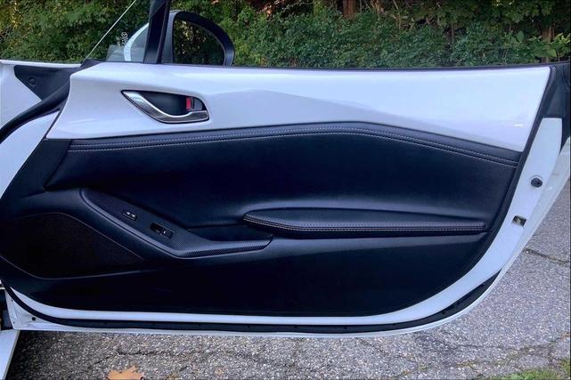 Photo of 2020 Snowflake White Pearl Mica Mazda MX-5 Miata RF