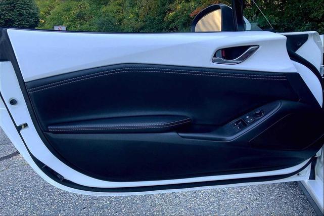 Photo of 2020 Snowflake White Pearl Mica Mazda MX-5 Miata RF