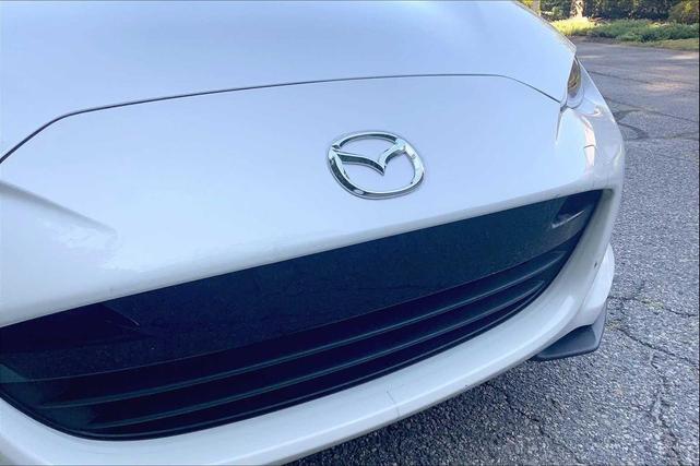 Photo of 2020 Snowflake White Pearl Mica Mazda MX-5 Miata RF