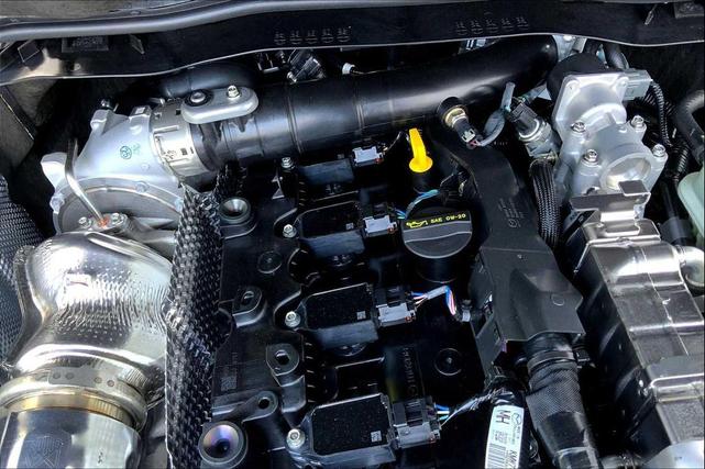 Photo of 2025 Gray Mazda CX-70