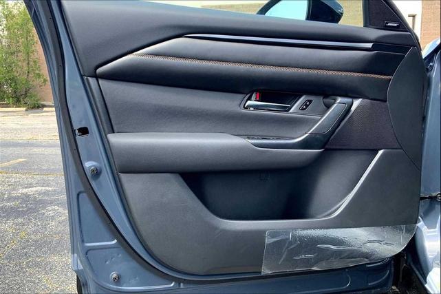 Photo of 2025 Gray Mazda CX-50
