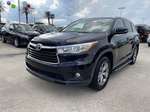Photo of 2015 Attitude Black Metallic Toyota Highlander