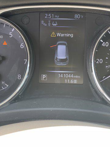 Photo of 2015 Midnight Jade Nissan Rogue