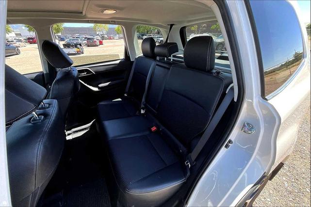 Photo of 2016 Crystal White Pearl Subaru Forester