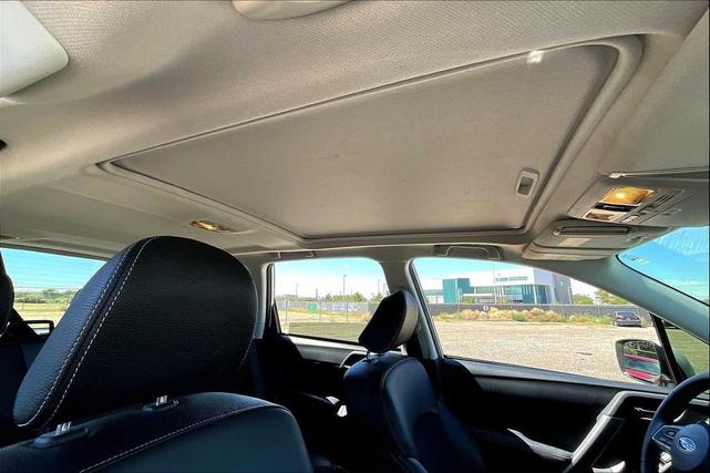 Photo of 2016 Crystal White Pearl Subaru Forester