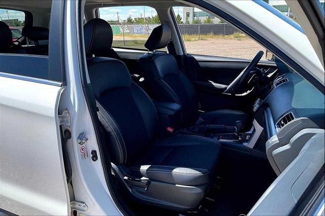 Photo of 2016 Crystal White Pearl Subaru Forester