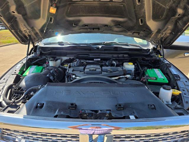 Photo of 2016 Granite Crystal Metallic Clearcoat RAM 2500