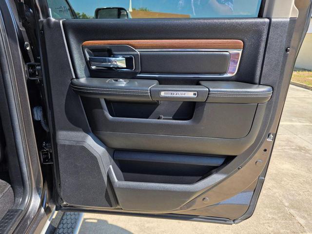 Photo of 2016 Granite Crystal Metallic Clearcoat RAM 2500