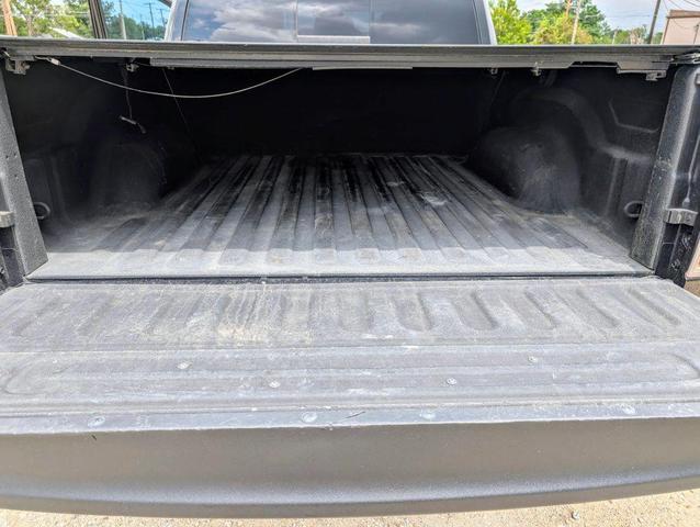 Photo of 2018 Brilliant Black Crystal Pearlcoat RAM 1500