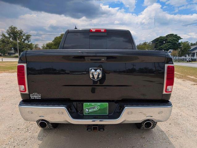 Photo of 2018 Brilliant Black Crystal Pearlcoat RAM 1500