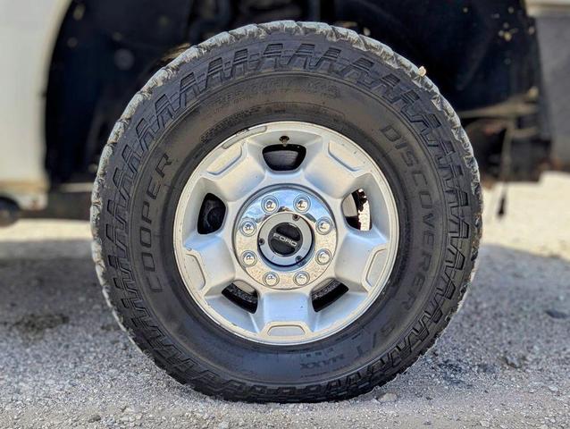 Photo of 2012 Oxford White Ford F-350