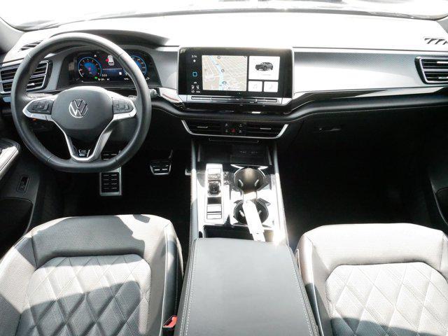 Photo of 2024 Deep Black Pearl Volkswagen Atlas Cross Sport