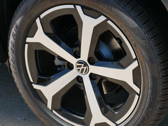 Photo of 2025 Pyrite Silver Metallic Volkswagen Tiguan