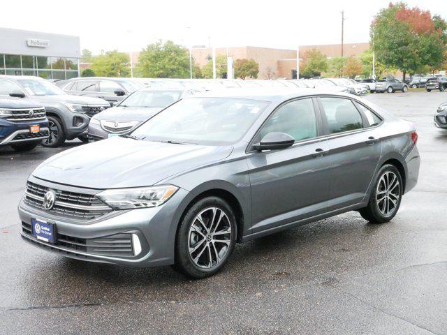 Photo of 2022 Platinum Gray Metallic Volkswagen Jetta