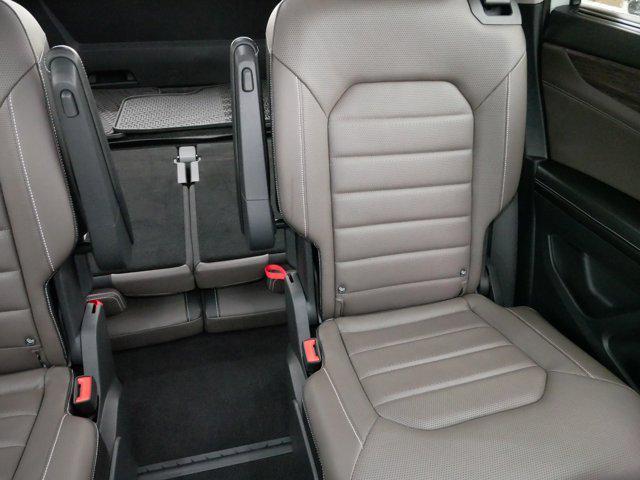 Photo of 2024 Opal White Pearl Volkswagen Atlas