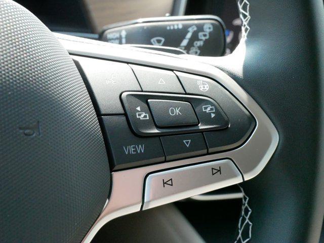 Photo of 2024 Pure White Volkswagen Atlas