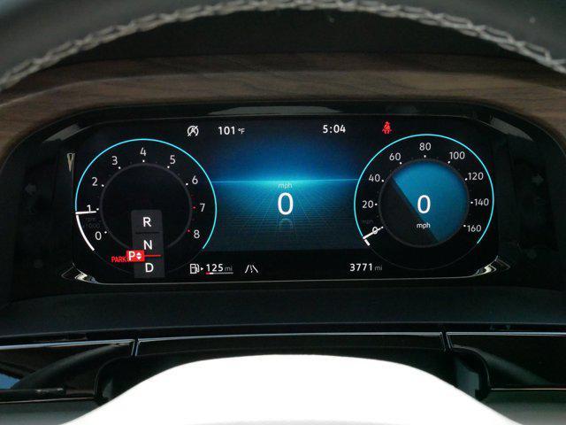 Photo of 2024 Pure White Volkswagen Atlas