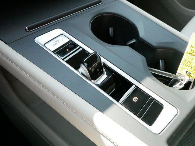 Photo of 2024 Pure White Volkswagen Atlas