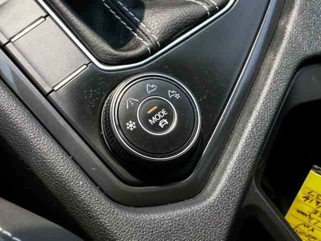 Photo of 2024 Pure White Volkswagen Tiguan