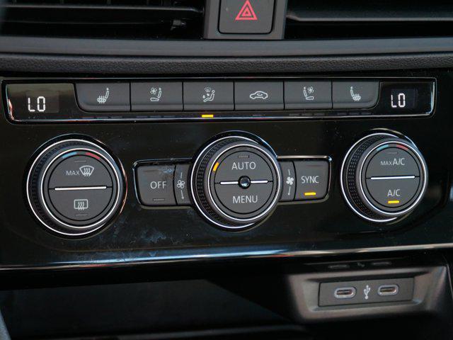 Photo of 2024 Platinum Gray Metallic Volkswagen Jetta
