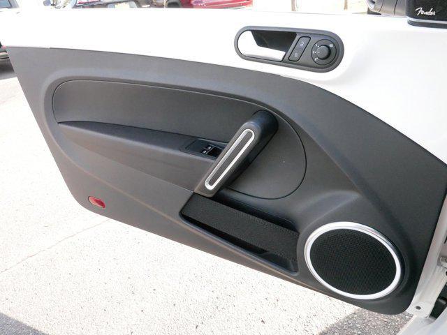 Photo of 2013 White Volkswagen Beetle