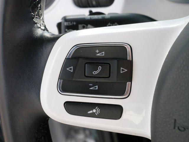 Photo of 2013 White Volkswagen Beetle