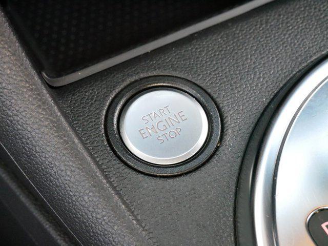 Photo of 2013 White Volkswagen Beetle