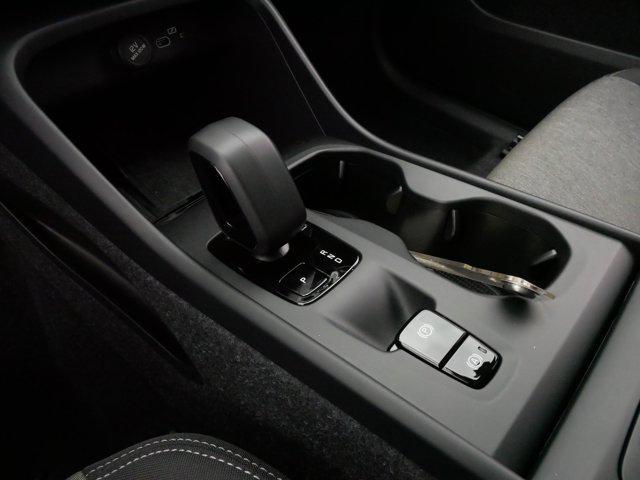 Photo of 2025 Silver Dawn Metallic Volvo XC40