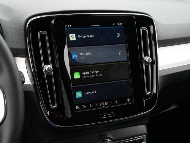 Photo of 2025 Silver Dawn Metallic Volvo XC40