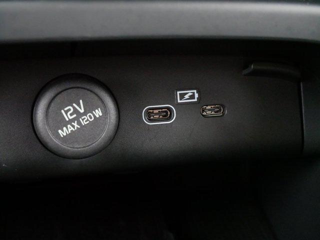 Photo of 2025 Silver Dawn Metallic Volvo XC40