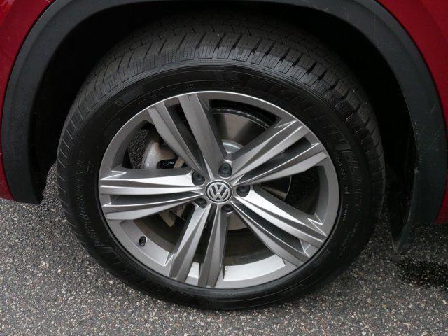 Photo of 2019 Fortana Red Metallic Volkswagen Atlas