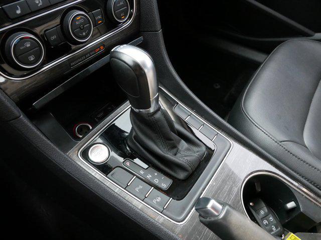 Photo of 2017 Reef Blue Metallic Volkswagen Passat