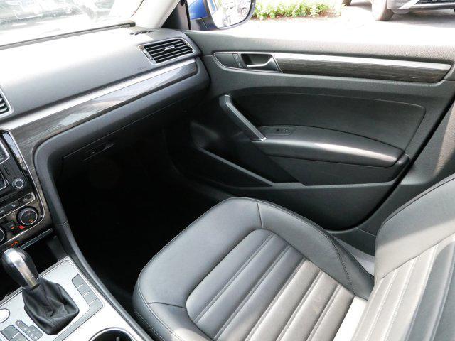 Photo of 2017 Reef Blue Metallic Volkswagen Passat