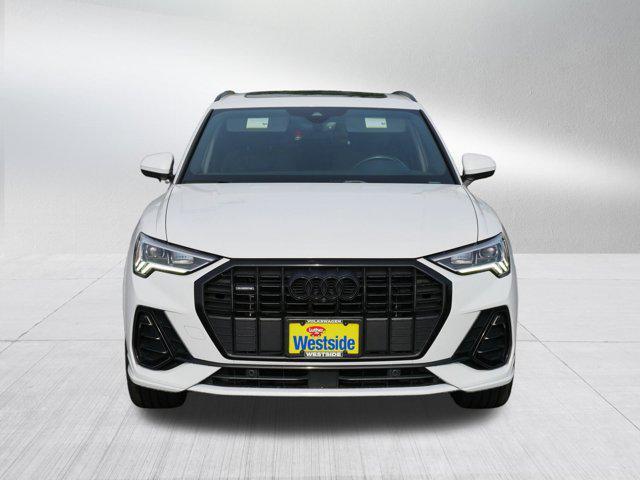 Photo of 2022 White Audi Q3