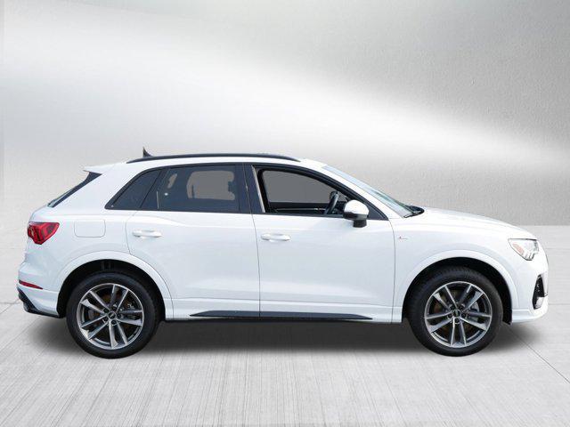 Photo of 2022 White Audi Q3