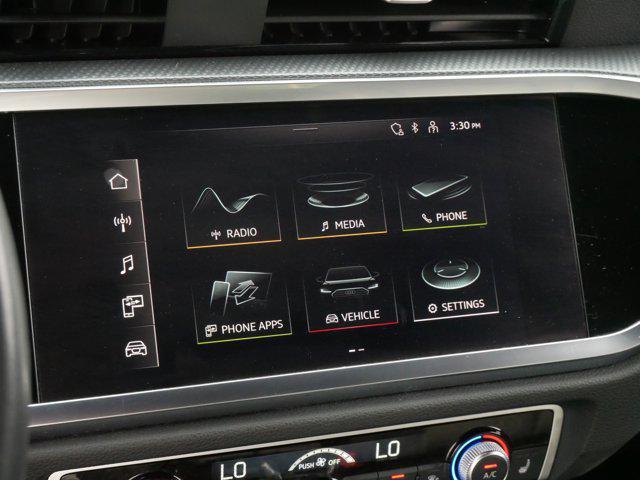 Photo of 2022 White Audi Q3