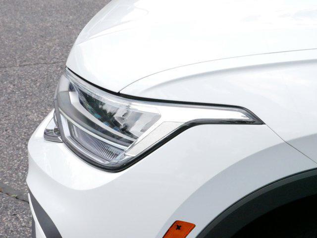 Photo of 2024 Pure White Volkswagen Tiguan