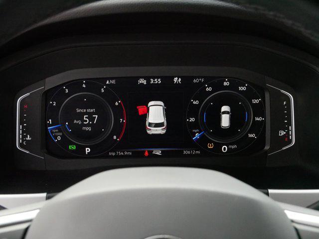 Photo of 2022 Oryx White Pearl Volkswagen Atlas Cross Sport