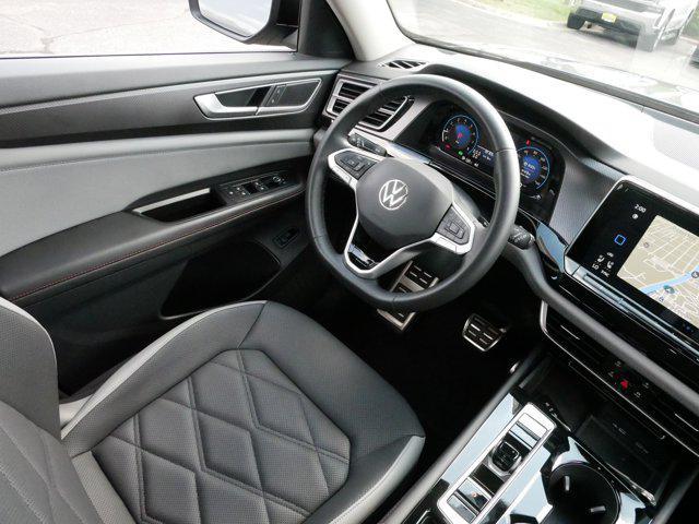 Photo of 2024 Pure Gray Volkswagen Atlas