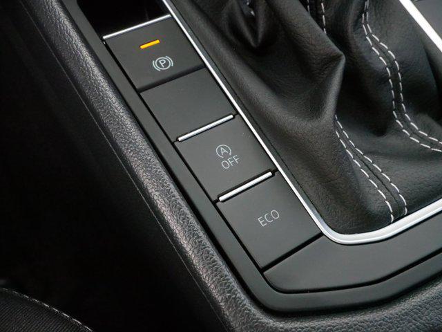Photo of 2025 Pure White Volkswagen Jetta