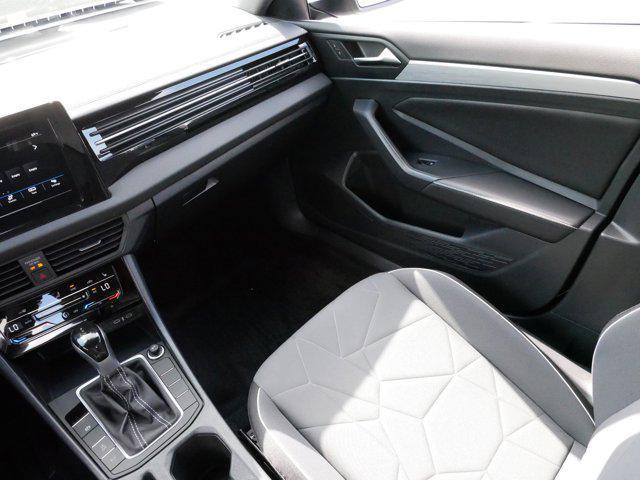 Photo of 2025 Pure White Volkswagen Jetta