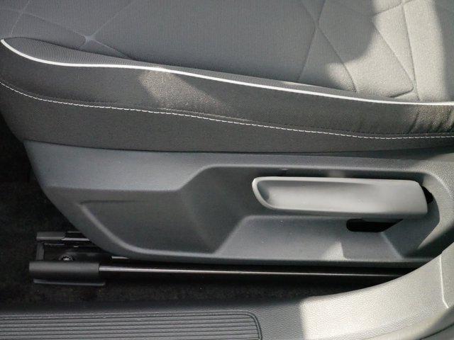 Photo of 2025 Pure White Volkswagen Jetta