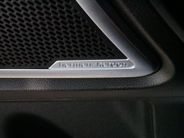 Photo of 2022 Glacial White Pearl Kia Telluride