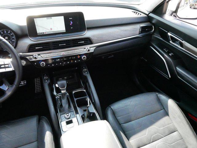 Photo of 2022 Glacial White Pearl Kia Telluride