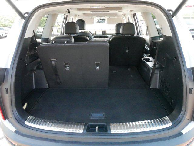Photo of 2022 Glacial White Pearl Kia Telluride
