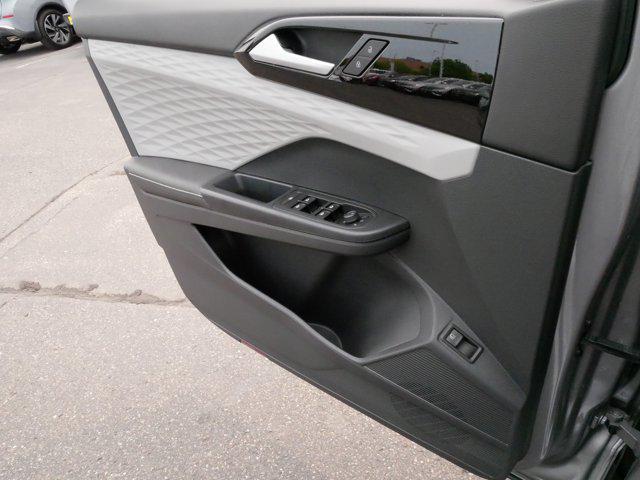 Photo of 2024 Pyrite Silver Metallic Volkswagen Taos