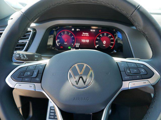 Photo of 2025 Pure Gray Volkswagen Atlas