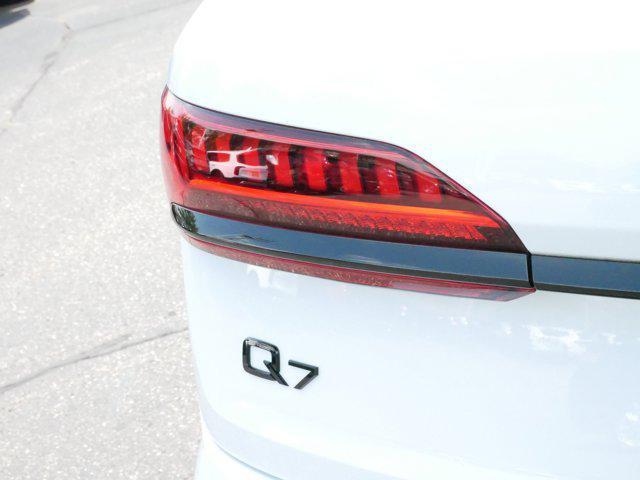 Photo of 2022 White Audi Q7